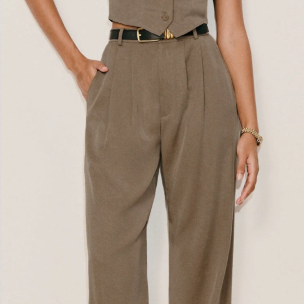 Reformation Mason Pants size 6 worn and washed once. Non altered.